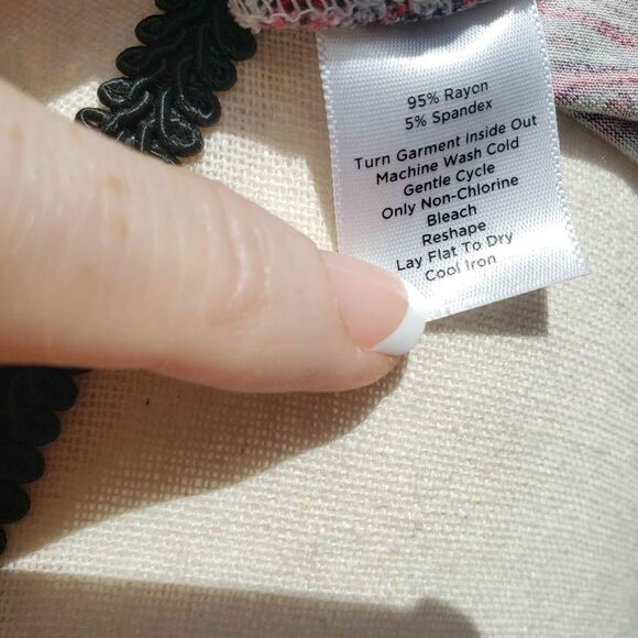 Talbots Woman Shirt Small 3/4 Slve Pull Over Top V-Neck Cranberry Rayon Spandex - Picture 6 of 7